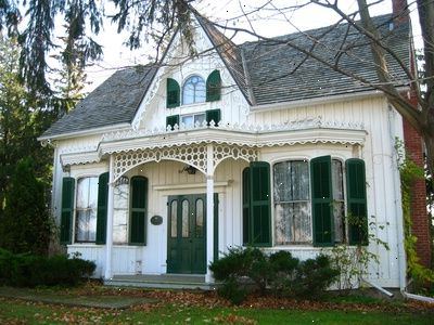 Hoe kan ik een historisch huis te herstellen. Informeer over de geschiedenis van uw huis.